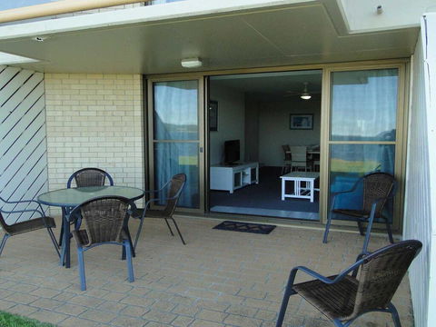 4 'Harbourside' 3-7 Soldiers Point Road - Ground Floor On The Waterfront - E Caravan Parks 1