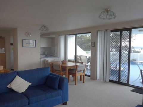 4 'The Point' 5-7 Mitchell Street- Stunnning Water Views With Air Conditioning - E Caravan Parks 2