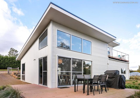 4 King Or 8 Single Beds WiFi, Netflix, Pet Friendly - E Caravan Parks 0