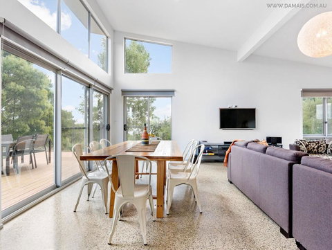 4 King Or 8 Single Beds WiFi, Netflix, Pet Friendly - E Caravan Parks 3