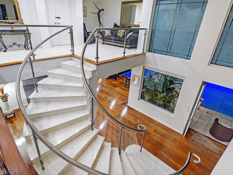 4.5 Million Dollar Dream Mansion In Surfers Paradise - E Caravan Parks 0