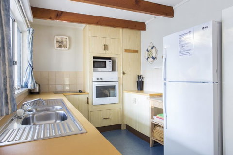 45 Golf Ave - Superb Location - E Caravan Parks 2