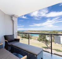 5 'The Outlook' 4 Ocean Parade - overlooking Boat Harbour beach and ducted air conditioning - E Caravan Parks