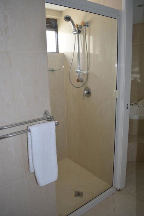 5,  Apartment On The Esplanade - E Caravan Parks 2