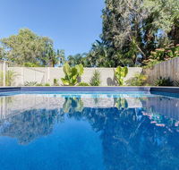 59 Banksia Avenue Coolum Beach - Pet Friendly Linen included 500 BOND - E Caravan Parks