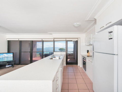 6 'FLORENTINE', 11 COLUMBIA CLOSE - STUNNING UNIT WITH SENSATIONAL VIEWS - E Caravan Parks 1