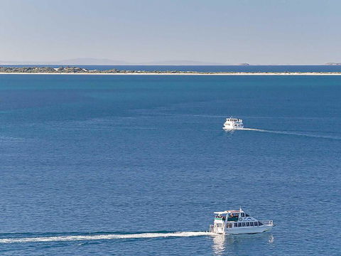 6 'Skyline' 12 Thurlow Avenue - Foxtel & Aircon - E Caravan Parks 3