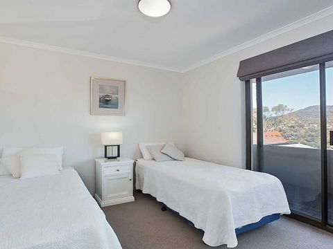 6 'Skyline' 12 Thurlow Avenue - Foxtel & Aircon - E Caravan Parks 1