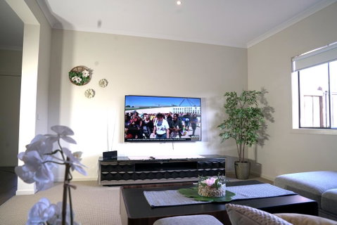6 Bedrooms Contemporary Big House At Pakenhem - E Caravan Parks 3