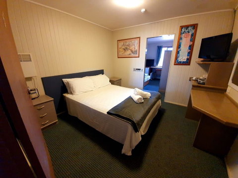 6 Lakeview Plaza - E Caravan Parks 0