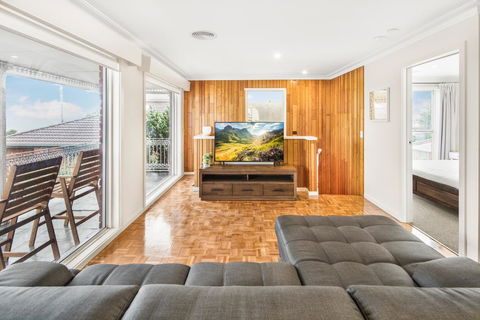 6-bed Oceanfront House With Jacuzzi, Games, Parking - E Caravan Parks 0