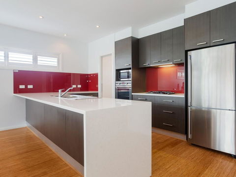 7 Judith Street - Stunning Duplex With Ducted Air - E Caravan Parks 2
