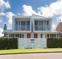 7 Judith Street - Stunning duplex with ducted air - E Caravan Parks