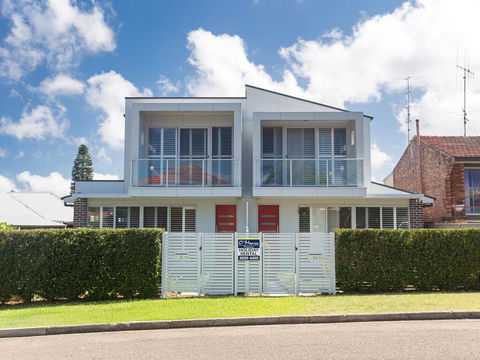 7 Judith Street - Stunning Duplex With Ducted Air - E Caravan Parks 0
