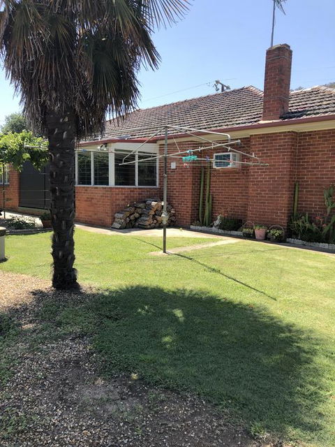 725 Myrtleford-Yackandandah Road - E Caravan Parks 0