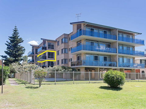 8 'The Helm' 22 Voyager Close - Hear The Waves From Shoal Bay Beach - E Caravan Parks 0