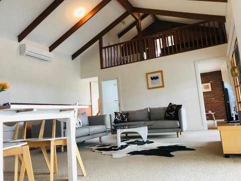 A Home Amongst The Gum Trees - E Caravan Parks 1