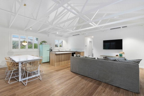 A PERFECT STAY - Sunset Beach - Summer Breeze - E Caravan Parks 0