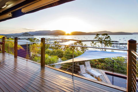 A Point Of View - E Caravan Parks 0