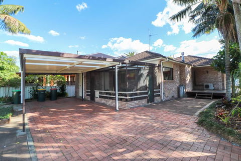 A Reflection On The Lake - E Caravan Parks 1