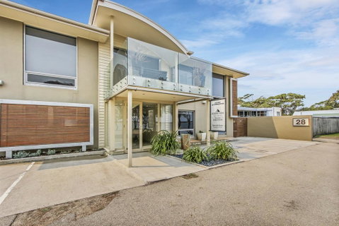 A Window On The Bay - E Caravan Parks 1