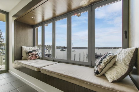 A Window On The Bay - E Caravan Parks 2