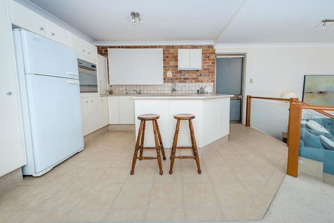 A Yachtsmans Rest, Unit 4/37 Victoria Parade - E Caravan Parks 2