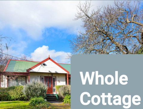 Abelia Cottages SPA LAKESIDE COTTAGE NO 1 - E Caravan Parks 0