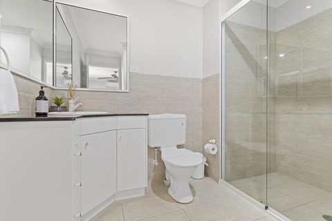 Above And Beyond - Beautiful Home With Pool - E Caravan Parks 3