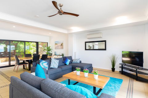 Absolute Airlie - E Caravan Parks 2
