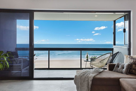 Absolute Beach Front Renovated 3 Bdrm 2 Bath App - E Caravan Parks 0