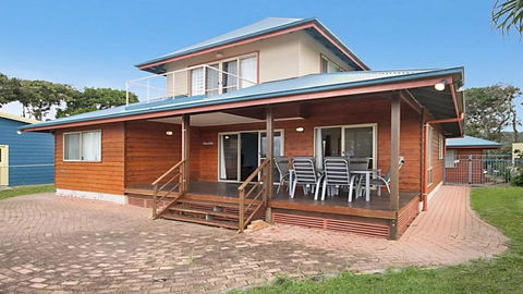 Absolute Beachfront At Hastings - E Caravan Parks 2