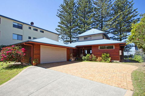 Absolute Beachfront At Hastings - E Caravan Parks 1