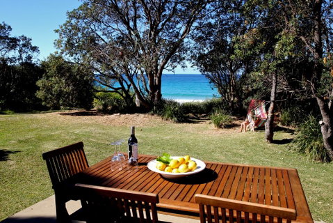 Absolute Beachfront Mollymook - E Caravan Parks 0