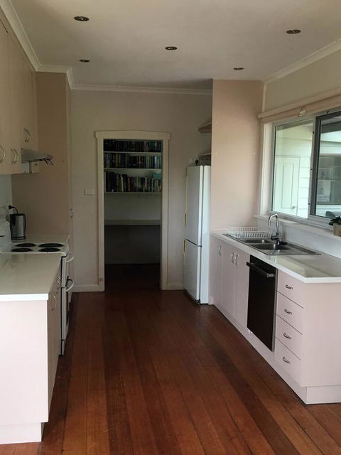 Absolute Waterfront - E Caravan Parks 3