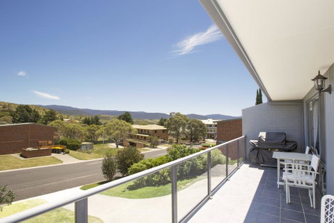 Acacia 2 - Luxurious Holiday Townhouse - E Caravan Parks 0