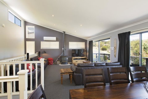 Acacia 2 - Luxurious Holiday Townhouse - E Caravan Parks 1