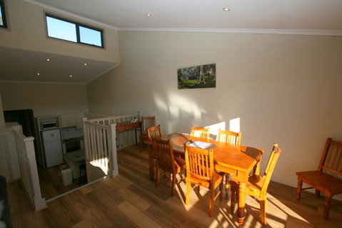 Acacia 5/2 Kirwan Close - E Caravan Parks 1