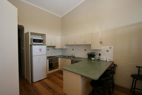 Acacia 5/2 Kirwan Close - E Caravan Parks 2
