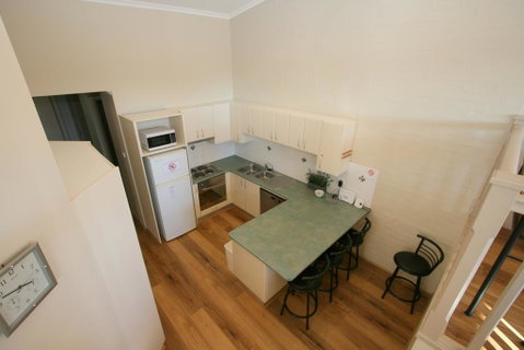Acacia 5/2 Kirwan Close - E Caravan Parks 3