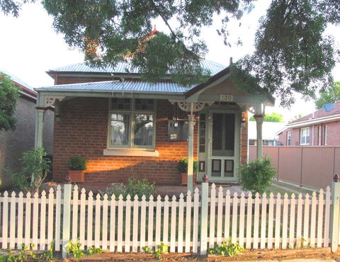 Acacia Cottage On Peel, Bathurst - E Caravan Parks 0