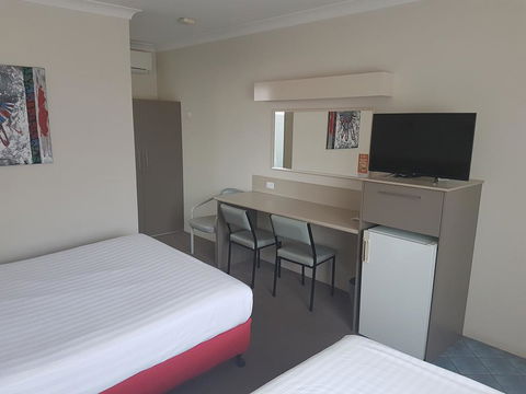 Acacia Motel - E Caravan Parks 2