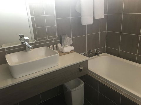 Acacia Motor Lodge - E Caravan Parks 3
