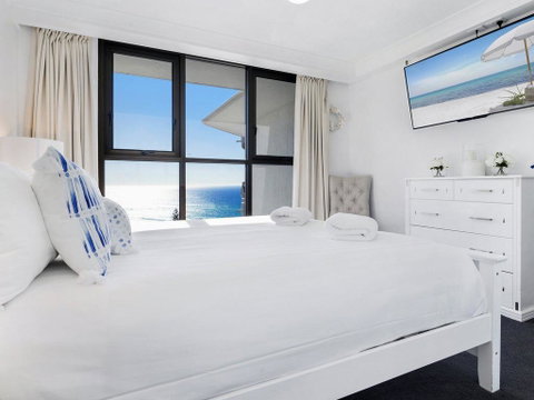 Acapulco 2 Bed Ocean View Surfers Paradise - E Caravan Parks 3