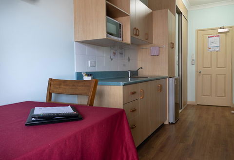 Accommodation On Denham - E Caravan Parks 2