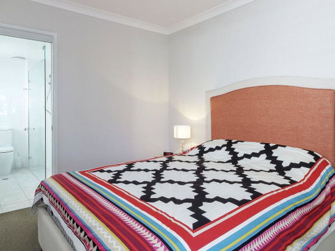 Across The Road From The Beach! - E Caravan Parks 2