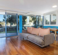 Across the road from the beach - E Caravan Parks