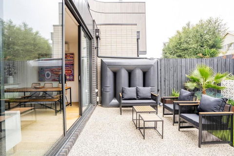 Discover An Idyllic Boho Style Retreat In Geelong - E Caravan Parks 2
