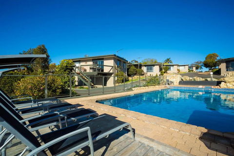 Eagle Heights Holiday Units - E Caravan Parks 0