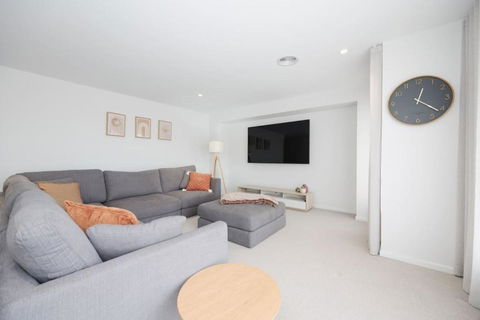 EDEN Spacious Torquay Family Escape - E Caravan Parks 3